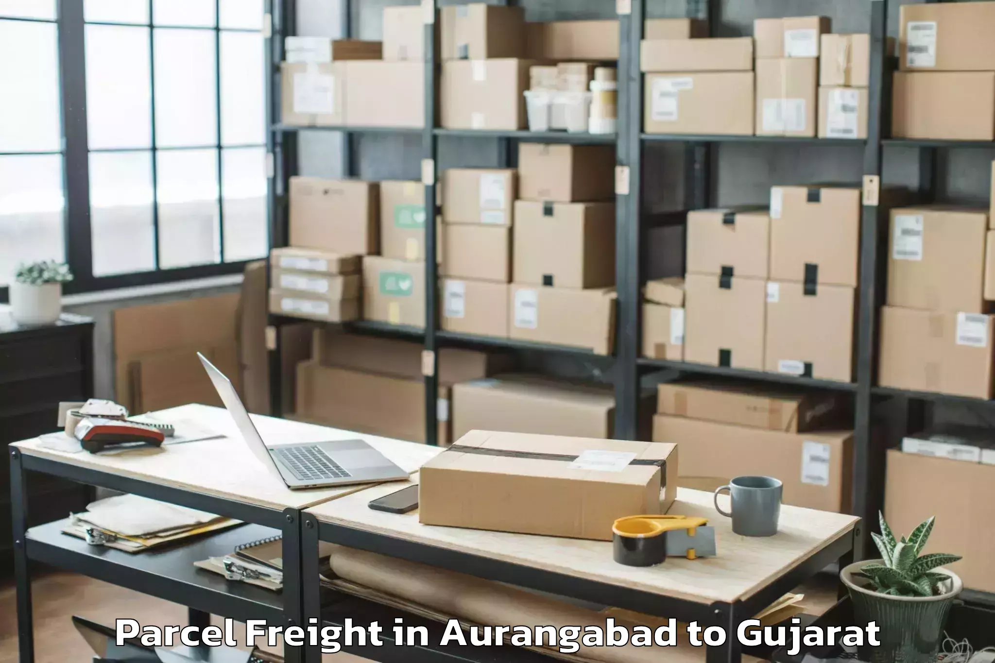 Reliable Aurangabad to Jhalod Parcel Freight